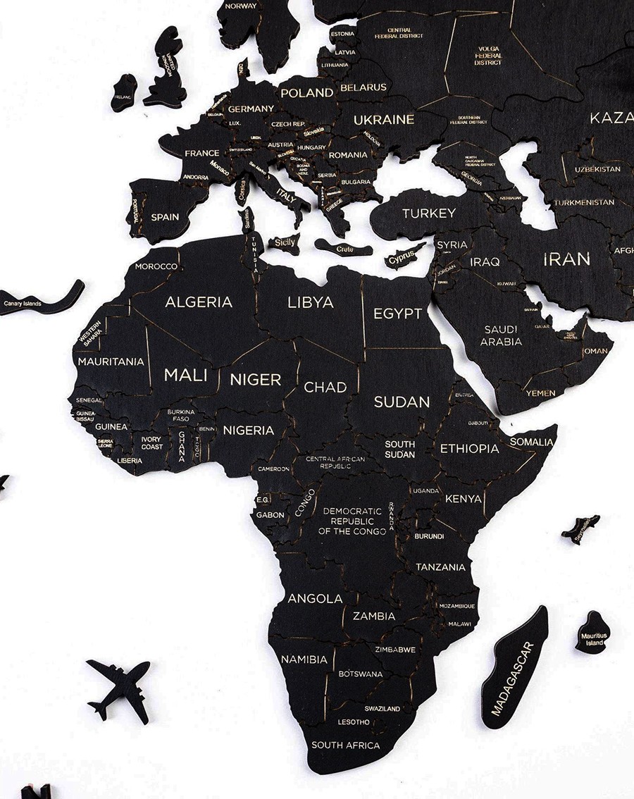 παγκόσμιος ξύλινος χάρτης στον τοίχο ηπείρους μαύρο χρώμα