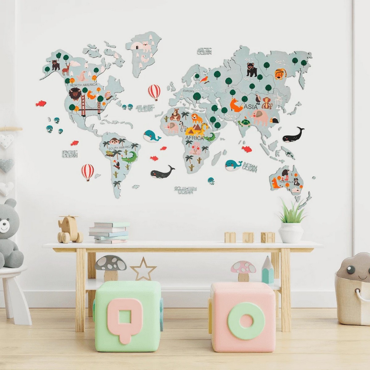 παιδικός παγκόσμιος χάρτης στον τοίχο